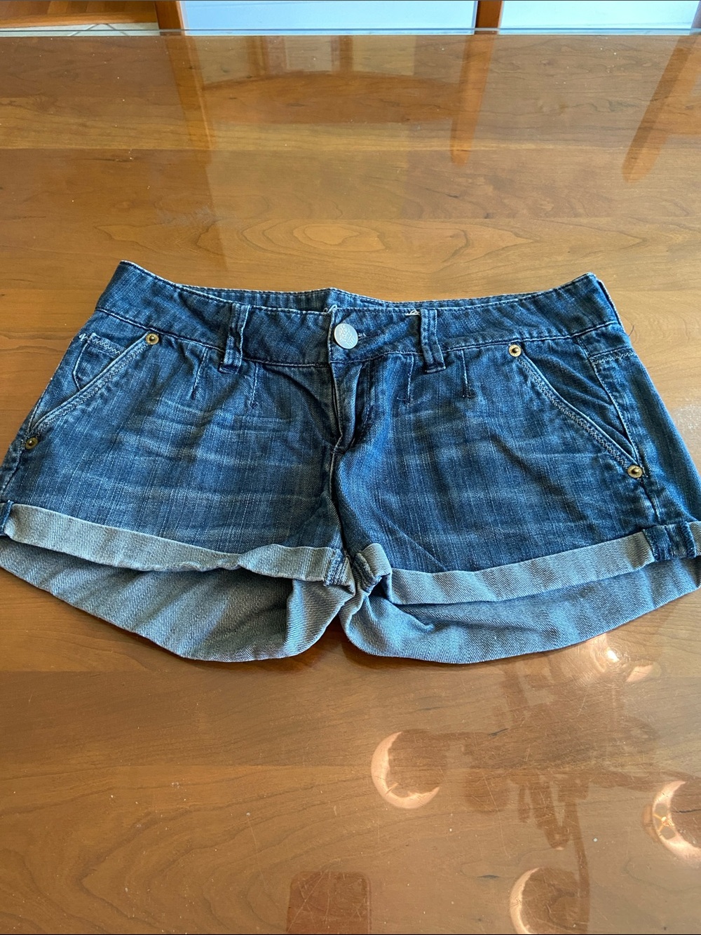 American Eagle Outfitters Indigo Blue Rolled-Hem Denim Shorts. Size 2